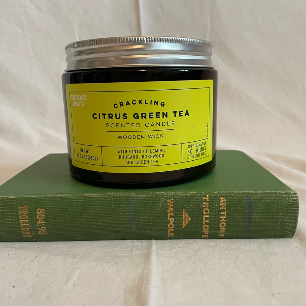 NWT Trader Joe’s Crackling Citrus Green Tea Candle